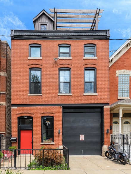 1944 W Superior St, Chicago, IL 60622