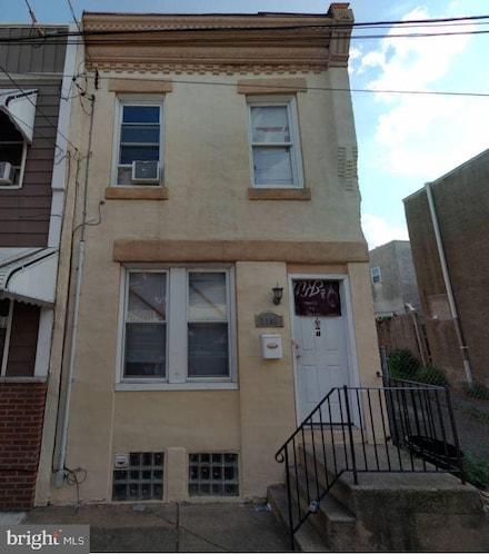 2140 Watkins St, Philadelphia, PA 19145