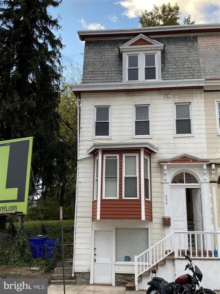 253 Summit Ave, Hagerstown, MD 21740