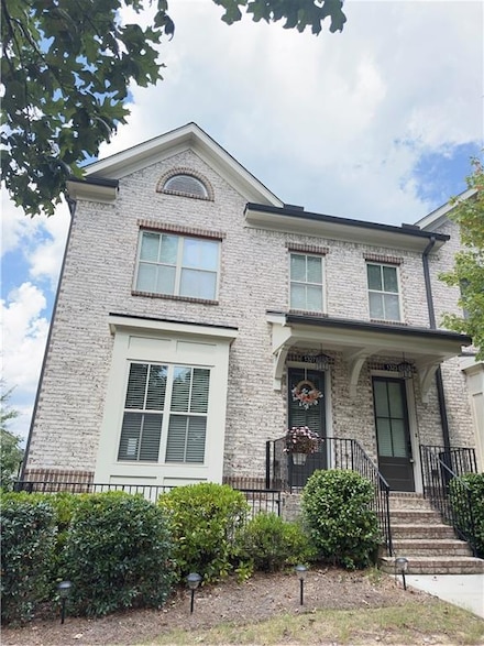 1327 E Faircrest Way E, Suwanee, GA 30024