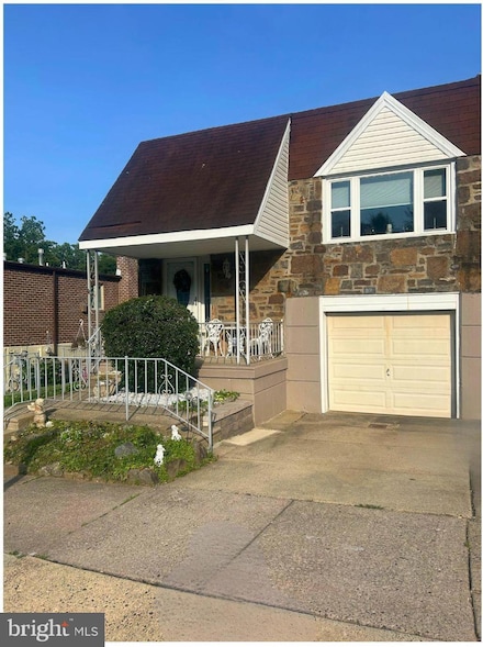15155 Ina Dr, Philadelphia, PA 19116