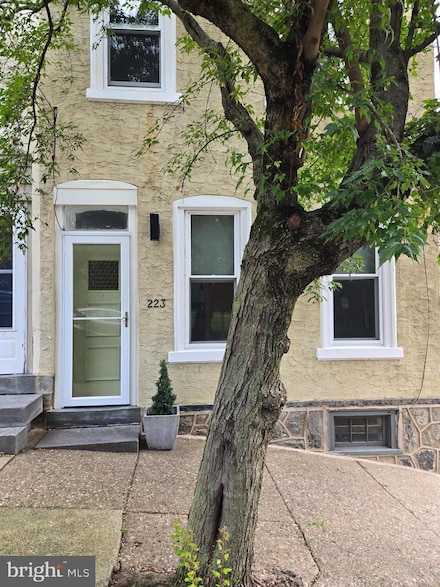 223 Gates St, Philadelphia, PA 19127