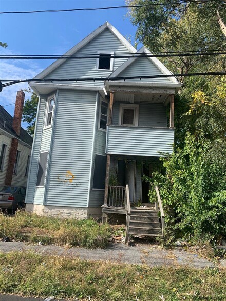 28 Steuben St, Schenectady, NY 12307