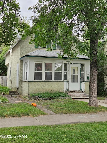 1010 University Ave, Grand Forks, ND 58203