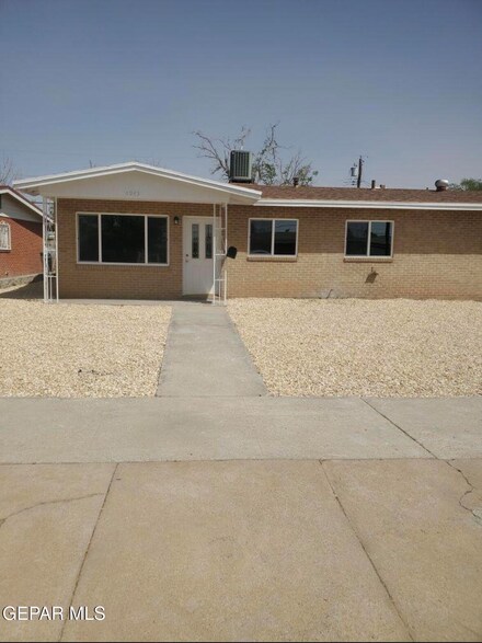 4943 Aiken Ln, El Paso, TX 79924