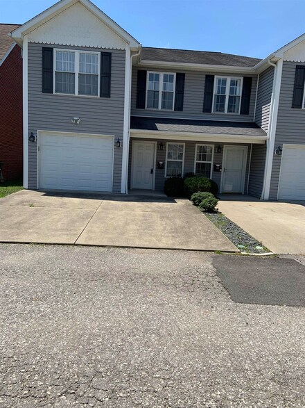 9 Platinum Dr, Chesapeake, OH 45619