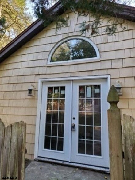 63 1st Ave, West Deptford, NJ 08051