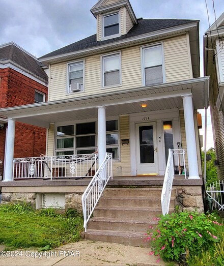 1714 Roselynn St, Scranton, PA 18510