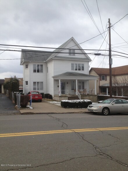 304 Oak St, Old Forge, PA 18518