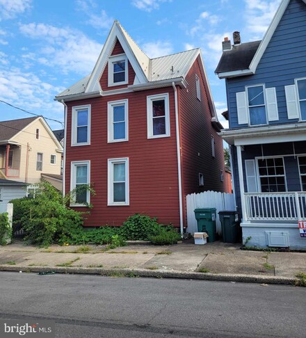 316 10th St, Huntingdon, PA 16652
