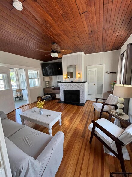 10 Green St, Wareham, MA 02532