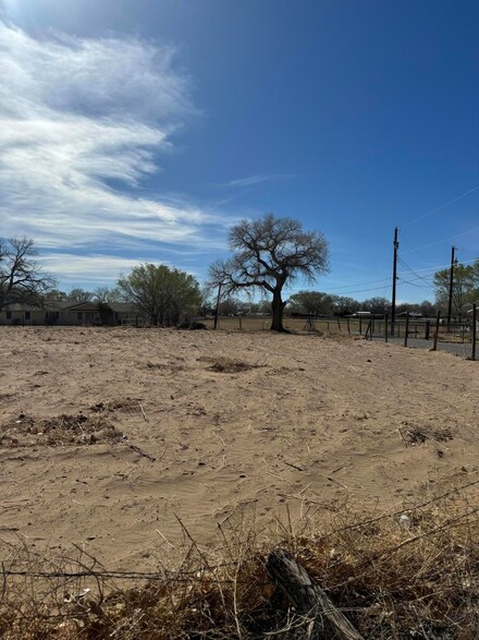 12 La Escondida Rd, Peralta, NM 87042