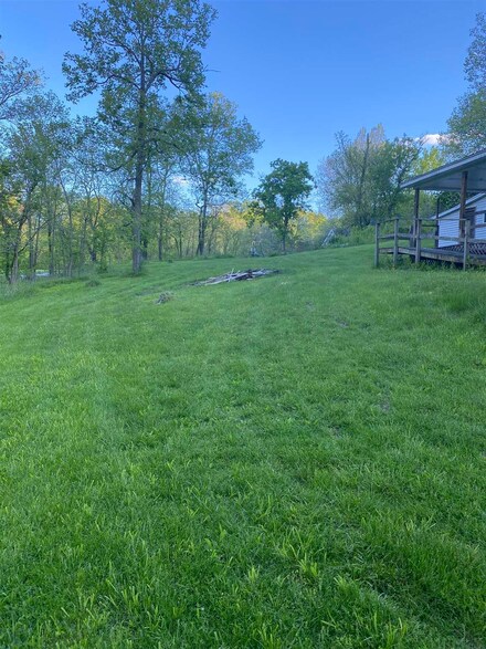 8084 Coxville Rd, Rosedale, IN 47874