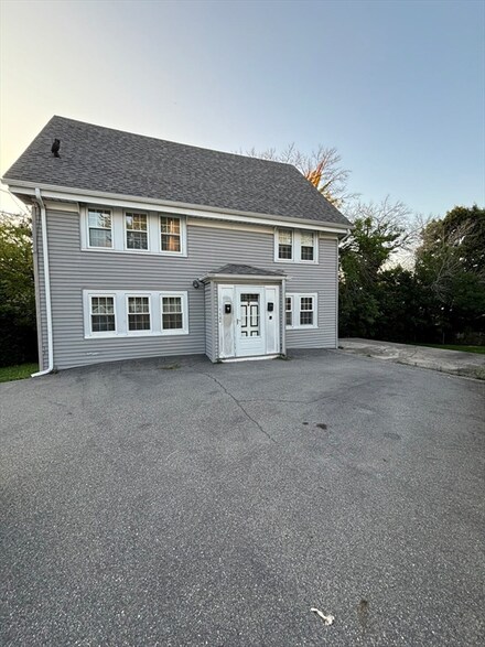 115 Holyoke St, Lynn, MA 01905