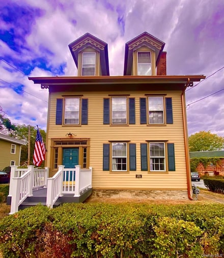 6 Willow Ave Unit 3rd fl, Cornwall, NY 12518