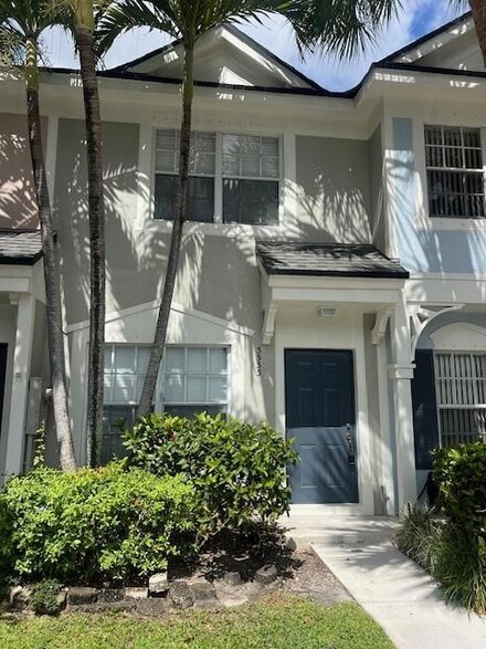 3333 Confetti Ln, Margate, FL 33063