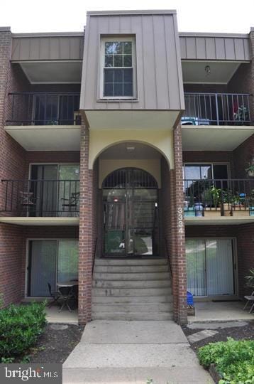 3334 Woodburn Village Dr Unit 33, Annandale, VA 22003