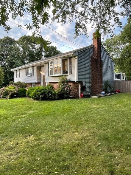 12 Tecumseh Rd, Sagamore Beach, MA 02562