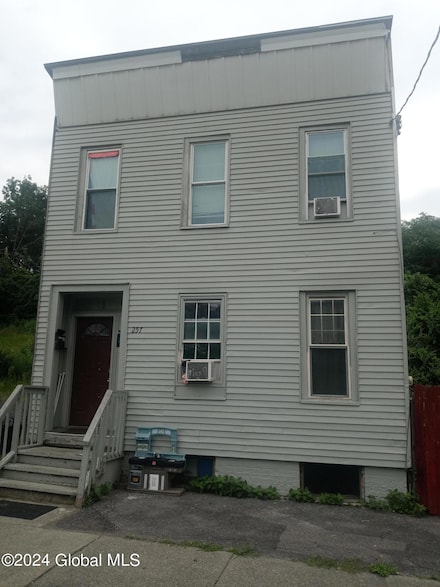 257 Elk St, Albany, NY 12206