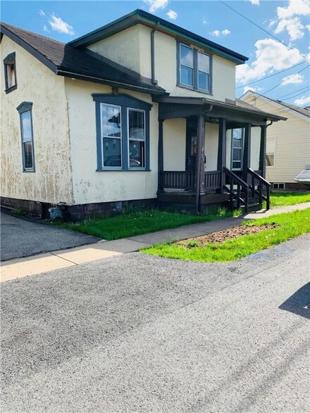 32 Decker St, Monongahela, PA 15063