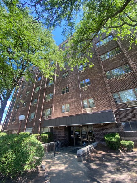 4600 N Cumberland Ave Unit 512, Chicago, IL 60656