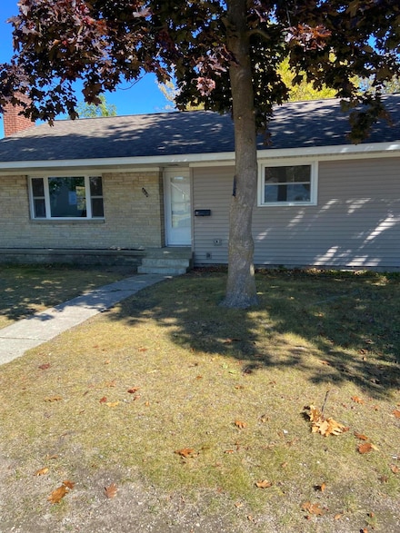 460 Pinewood Ave, Rogers City, MI 49779