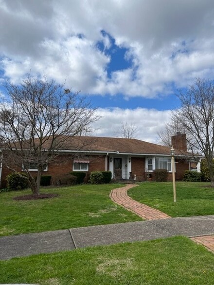 37 Montview St, Uniontown, PA 15401