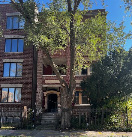 5221 S Michigan Ave, Chicago, IL 60615