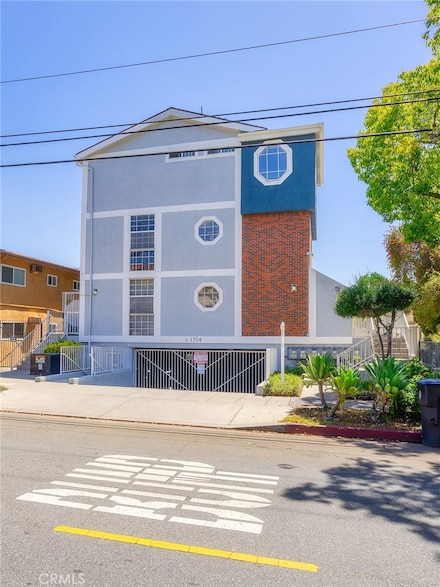 1706 Grismer Ave Unit 211, Burbank, CA 91504