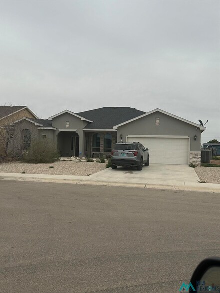 4212 S Padre Ln, Carlsbad, NM 88220