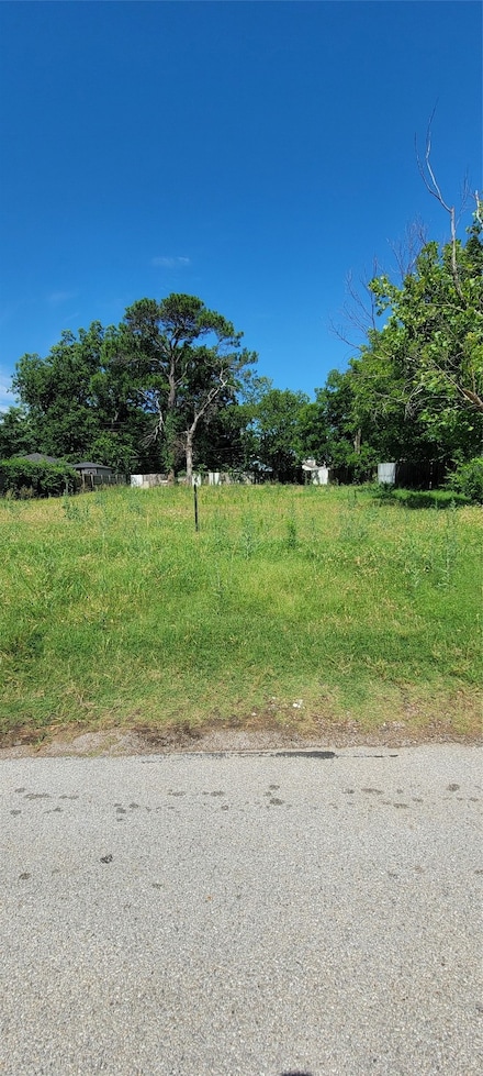 208 Broadmoor Ave, Arlington, TX 76010