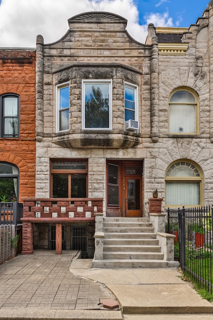 4444 S Berkeley Ave, Chicago, IL 60653