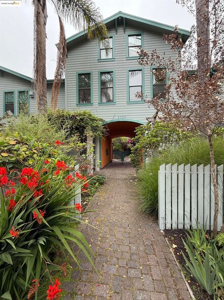 2120 6th St Unit 11, Berkeley, CA 94710