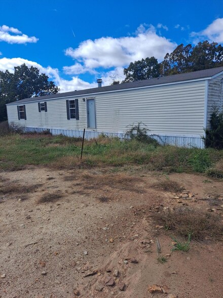 11080 Clary Rd, Mountain Grove, MO 65711