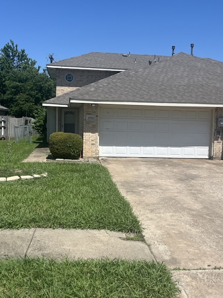 2760 Sunset Strip Dr, Glenn Heights, TX 75154
