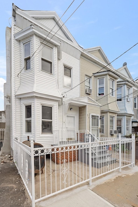 246 Clerk St, Jersey City, NJ 07304
