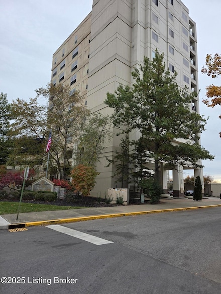 1 Riverpointe Plaza Unit 521, Jeffersonville, IN 47130