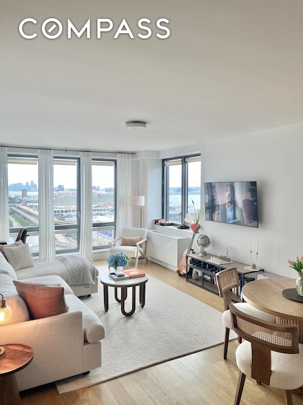 606 W 57th St Unit 1612, New York, NY 10019