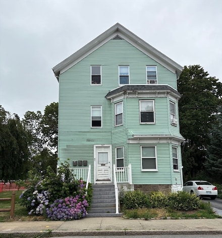 147 Stetson St, Fall River, MA 02720