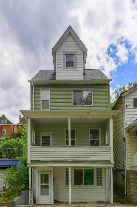 19 Shaw Ave, Mc Kees Rocks, PA 15136