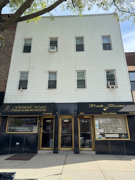22-03 Steinway St, Astoria, NY 11105