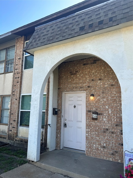 2744 Patricia Ln, Garland, TX 75041