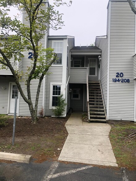 200 Meadow Ridge Rd, Galloway, NJ 08205
