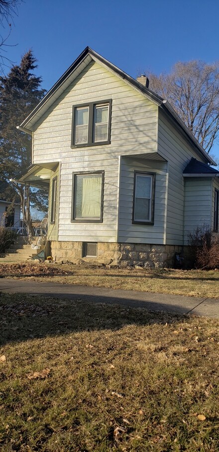 719 Meeker Ave, Joliet, IL 60432