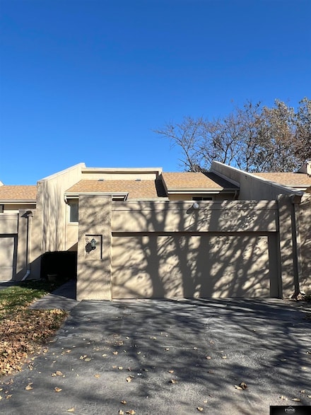 2909 S 160th Plaza, Omaha, NE 68130