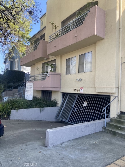 10920 Moorpark St, North Hollywood, CA 91602