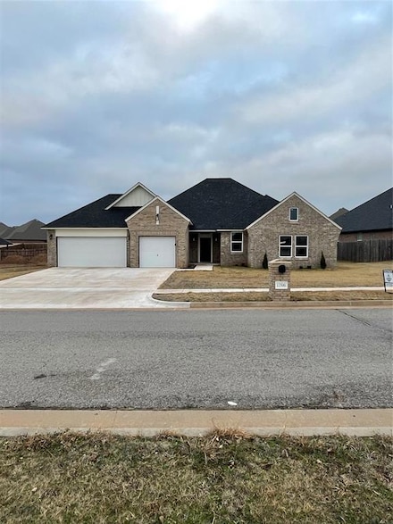 13500 Carlisle Crossing Dr, Yukon, OK 73099