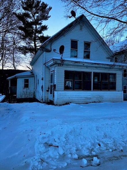 229 Pine St, Rumford, ME 04276