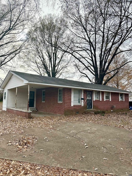 457 W College St, Kenton, TN 38233