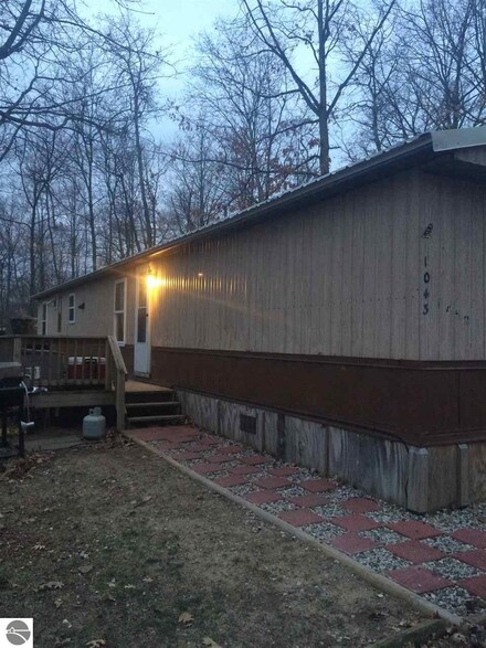 1043 Cordoba, Weidman, MI 48893
